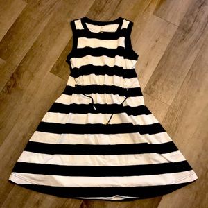 Kate Spade dress with pockets size medium